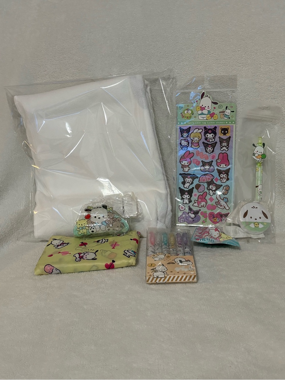 Pochacco Bundle #4E - Beach Towel, Tote Bag & More Sanrio Character